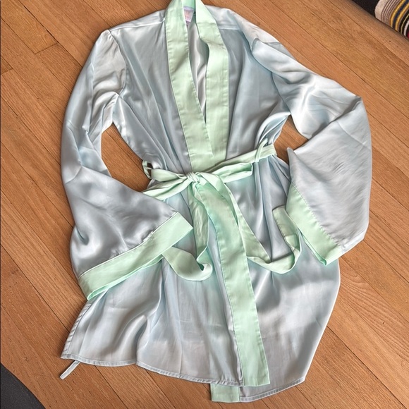 Savage x Fenty Robe XS - Picture 1 of 3